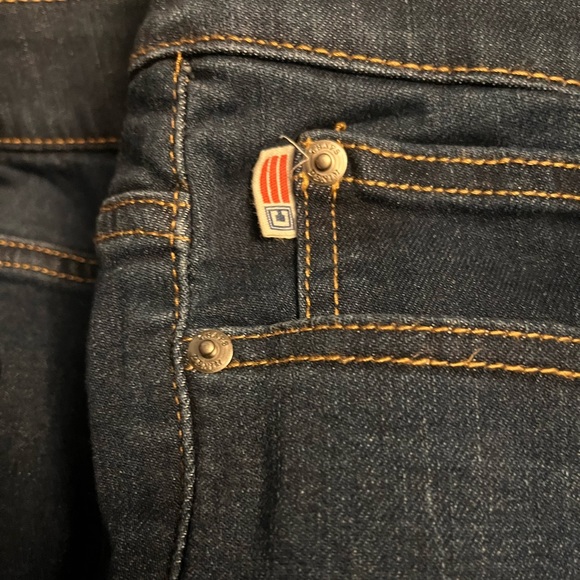 Woman’s Chaps Jeans in Pristine Condition!! - Picture 6 of 9